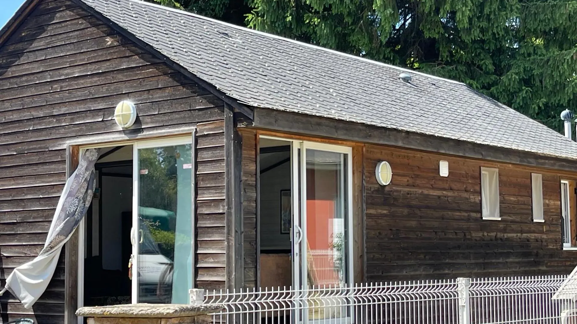 Chalet De La Plage Arvieu Fransa